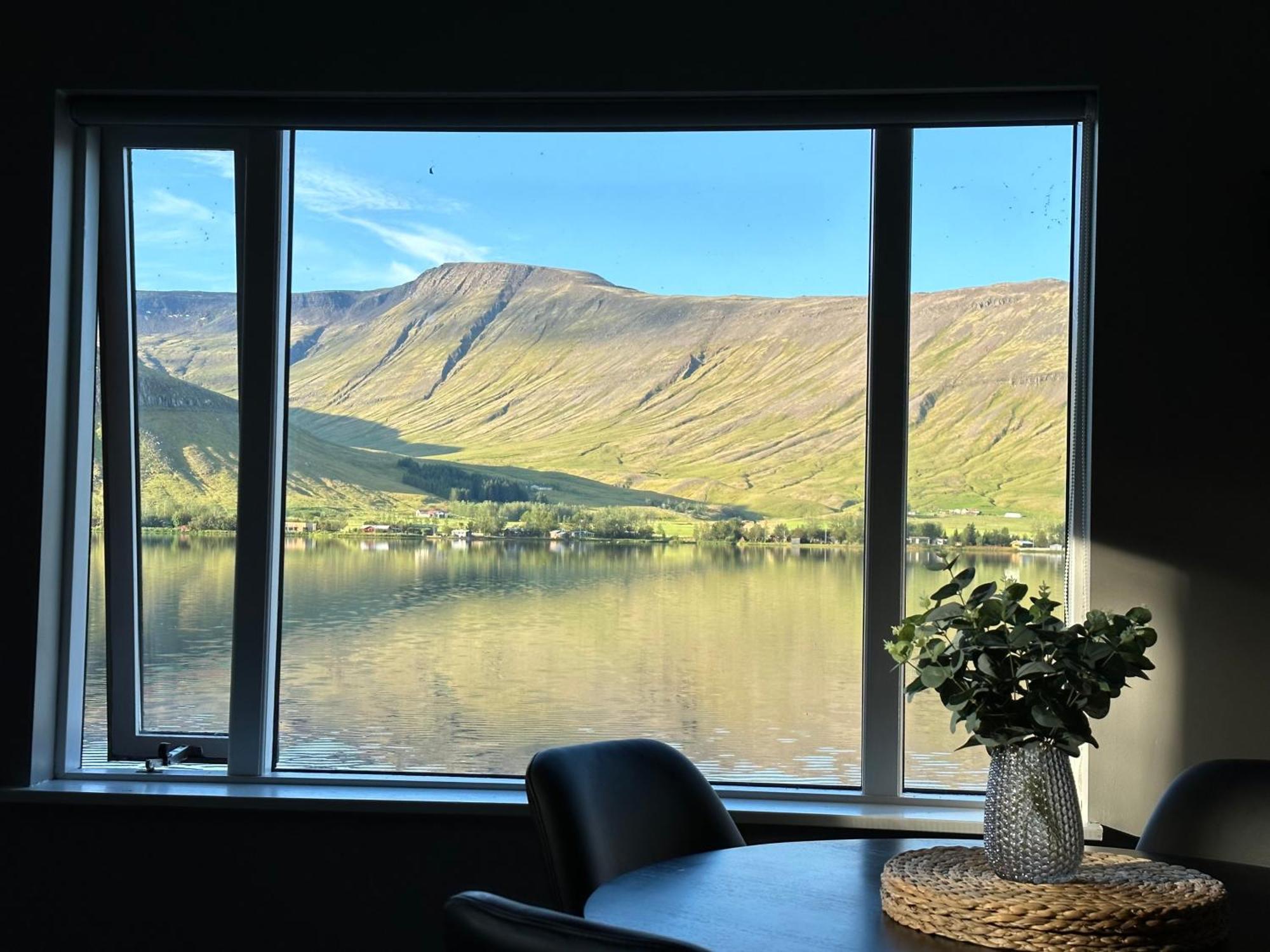 Cosy Lakeview Cabin 45 Minutes From Reykjavik Mosfellsbaer Exterior photo